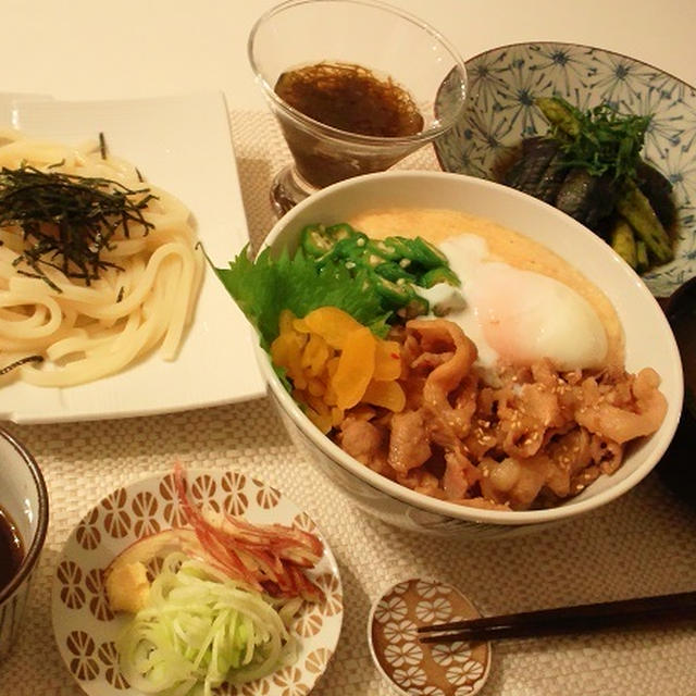 豚生姜焼きスタミナ丼とか