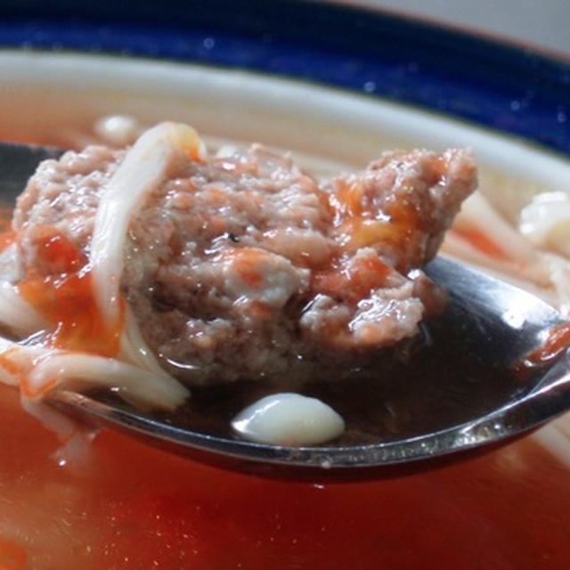 牛ミンチボールの多用法：トマトとえのき茸の牛肉団子スープ：３０年後を見据えた財源確保