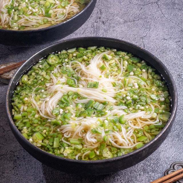 暑い夏にぴったり！栗原はるみさんの「刻みオクラの冷やしそうめん」再現レシピ