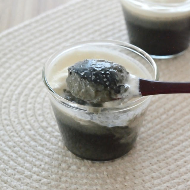 なめらか黒ごまプリン。【湯せんで作る・とろ～りなめらか】