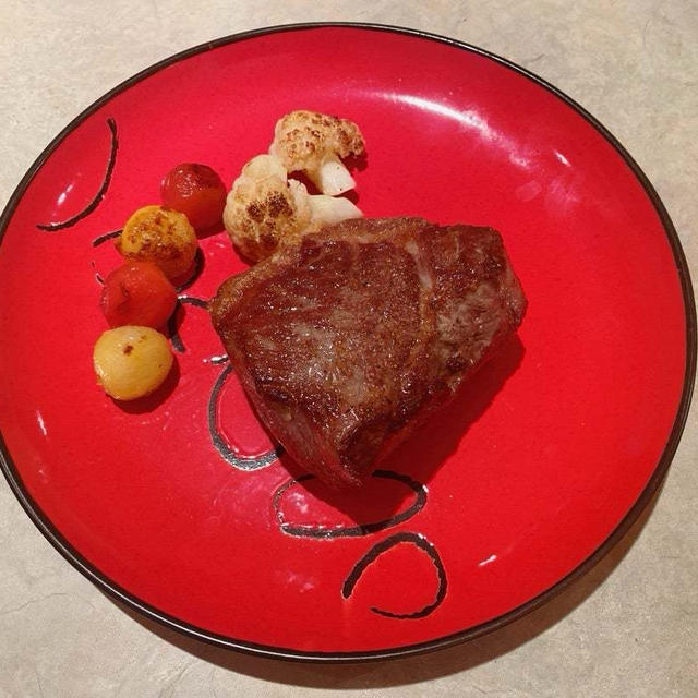 生肉を喰らう