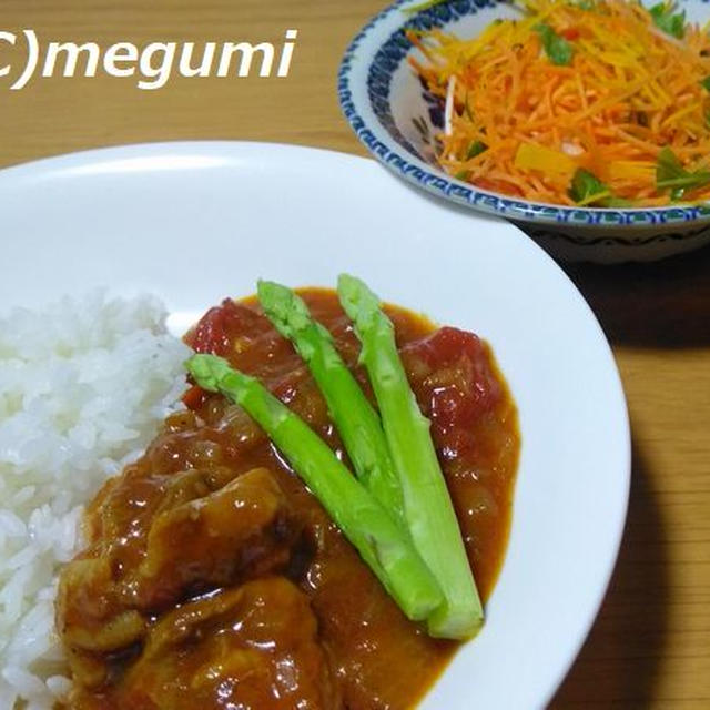 母が転院、疲れたので夕食はトマト水煮缶でチキンカレー