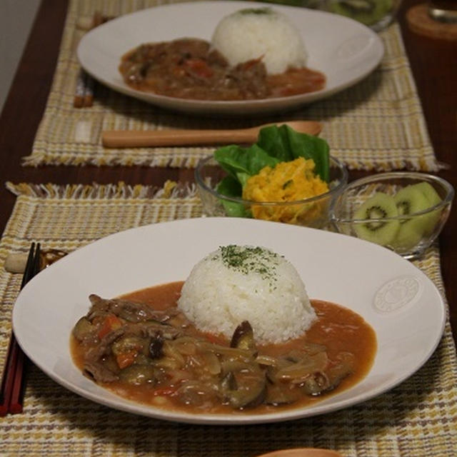 牛肉とトマトとナスのハヤシライス。