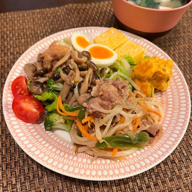 野菜たっぷりプルコギ、制服ズボン買い替えたばかりなのに・・・。