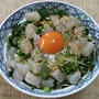 タイの刺身と香味野菜入りたまごかけごはん