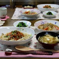 サーモンとろ丼＆根菜の鶏そぼろ煮