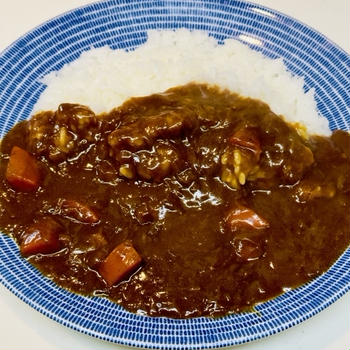 カレーのベースはテール