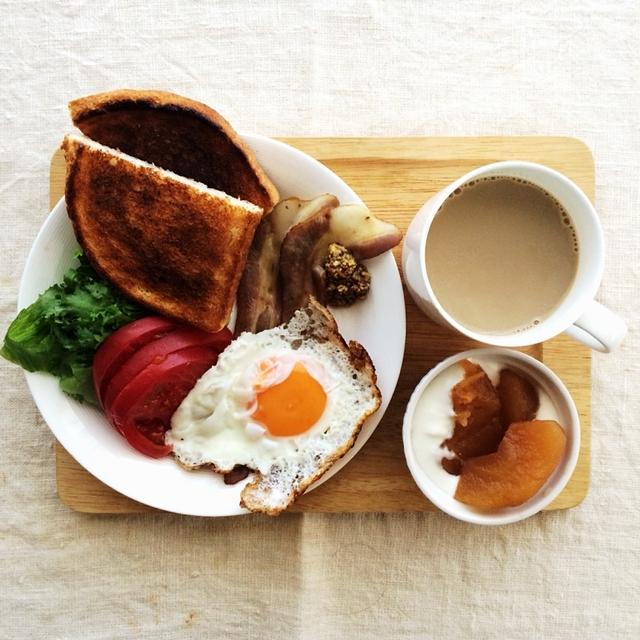 ふ11月4日の朝ごはん。調理時間9分。ベーコンエッグ♡