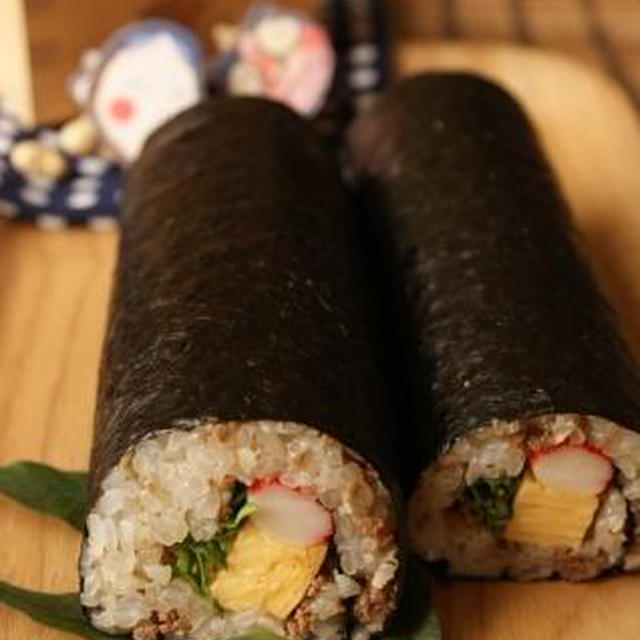 めざせ無言で完食！牛そぼろの恵方巻