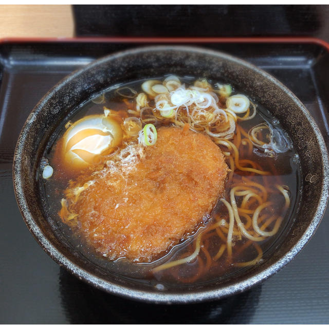 立ち蕎麦行脚「梅もと船橋店のコロッケそば」