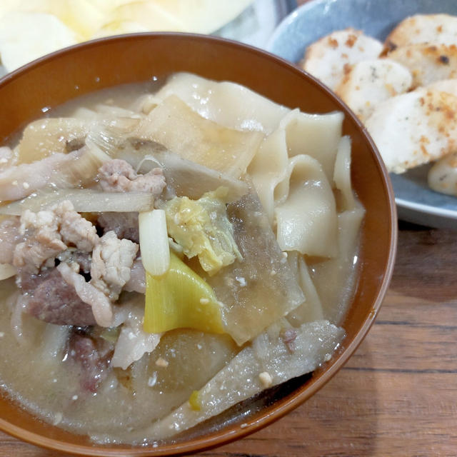 今夜はきしめんで煮込みうどんならぬ煮込みきしめんでした( *´艸｀)大根１本処理しました＾＾