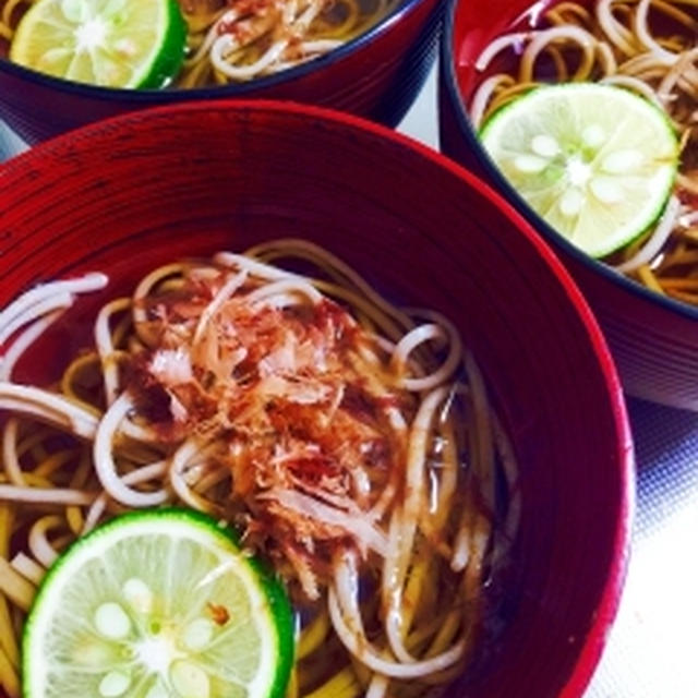 すだちのっけ！お吸物がわりのあったかお蕎麦