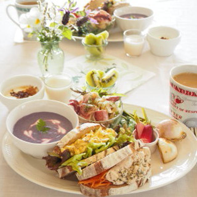 カンパーニュサンド　de　おうちカフェとパンケーキ。。。