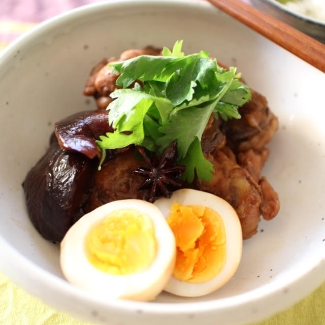 鶏手羽と卵の中華煮