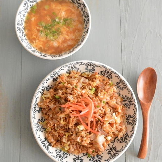 チキンラーメンで 同時に2品完成！そば飯＆チキンスープ
