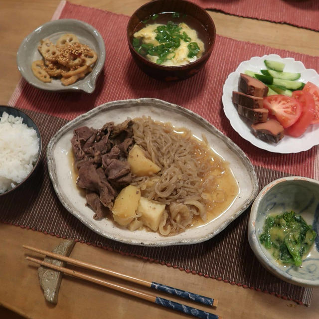 肉じゃがとかの晩ご飯　と　ちっちゃな水仙～ティナティナ♪