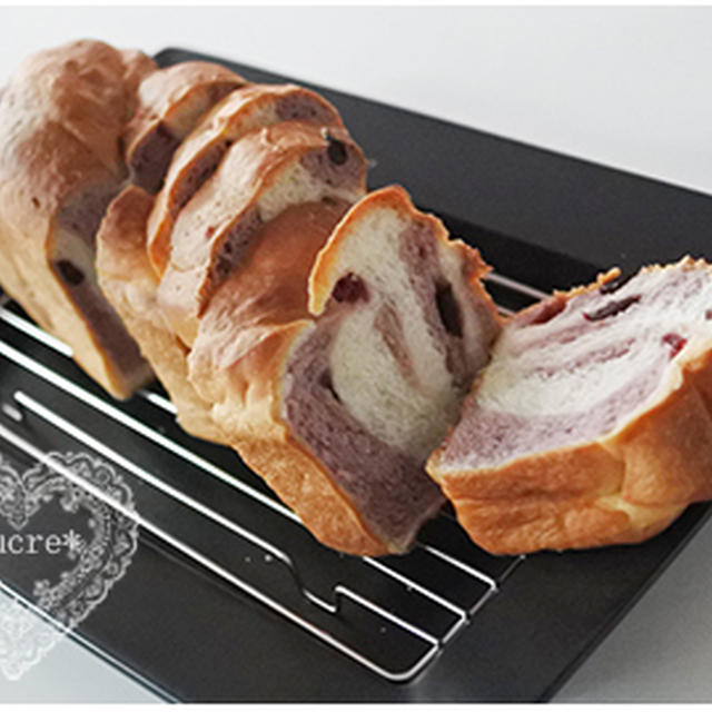 *　ラズベリーツイスト食パン。　*