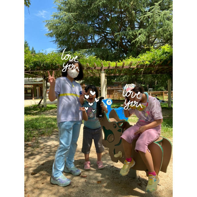 蜜を避けながら公園で遊んでたみたいです(^^)夕ごはん何にしようかなぁ…