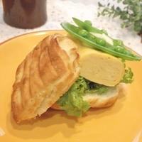 甘くないデニッシュ　クリスケットで♪厚焼きだし巻きオープンサンド