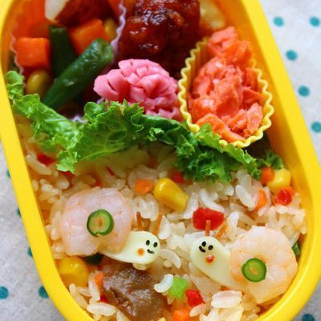 キャラ弁**エビピラフnoかたつむり