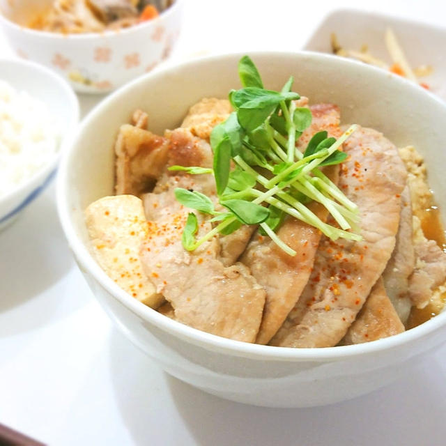 ＊超簡単！肉豆腐＊