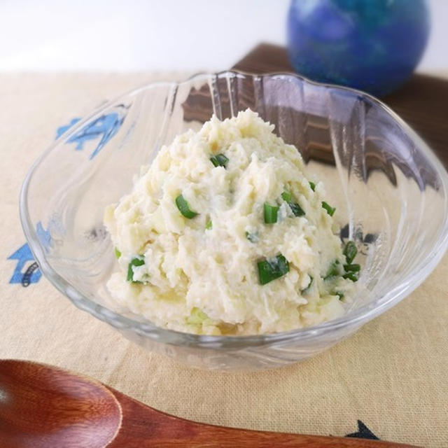 豆腐を入れてフワっと♪白和え風ポテトサラダ