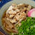 ちょっとおいしくなった牛しまちょうの肉かすそば。