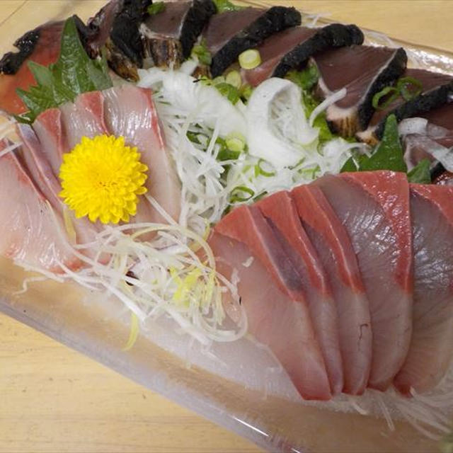ブリお造り、かつおたたき造りとワンプレートおかず