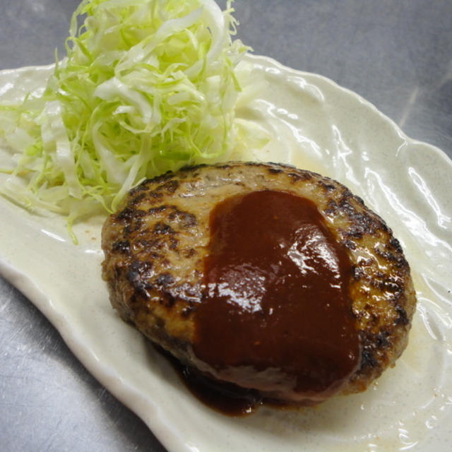 今日は食感☆ガンバレ若造！基本の基本・ハンバーグを作る