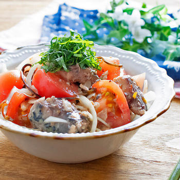 10分で簡単！脂肪燃焼成分たっぷりな「サバ缶とトマトの塩昆布和え」の作り方
