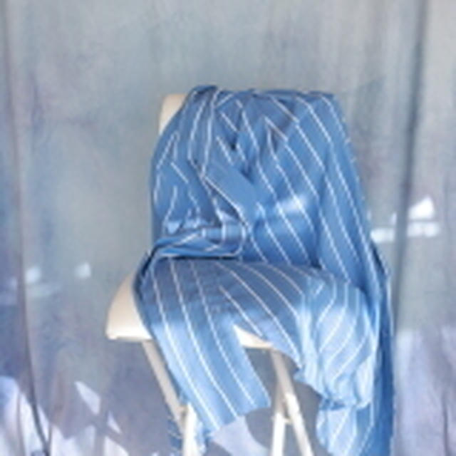  メールのやり取りでお洋服を決めていきます