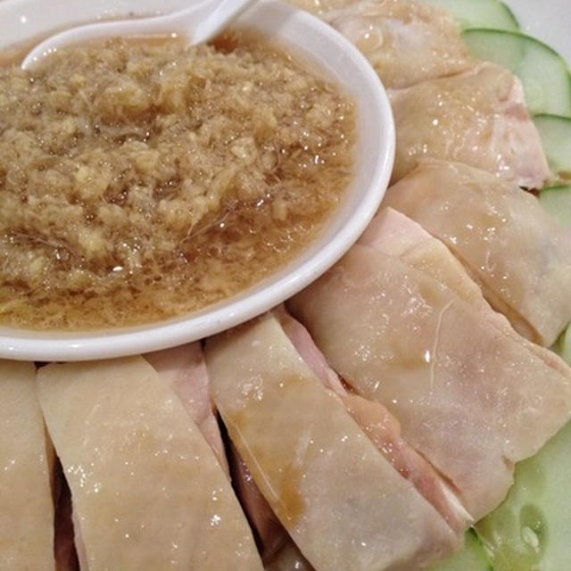蒸し鶏料理が美味しい「スープ・レストラン」。