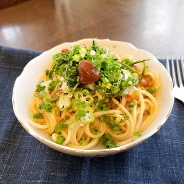 動物性食材不使用・オクラと納豆のネバネパスタ