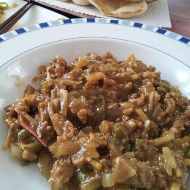 お昼☆薬膳カレーとナン