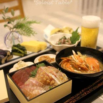 おうちde旅めし気分♪ 丸蟹の味噌汁と三色漬け丼の定食