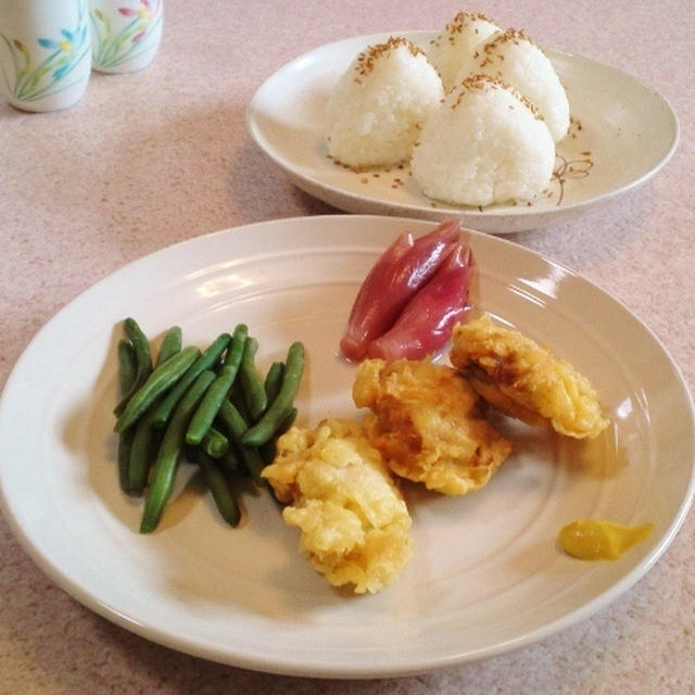 お握り＆とり天のワンプレートおかず