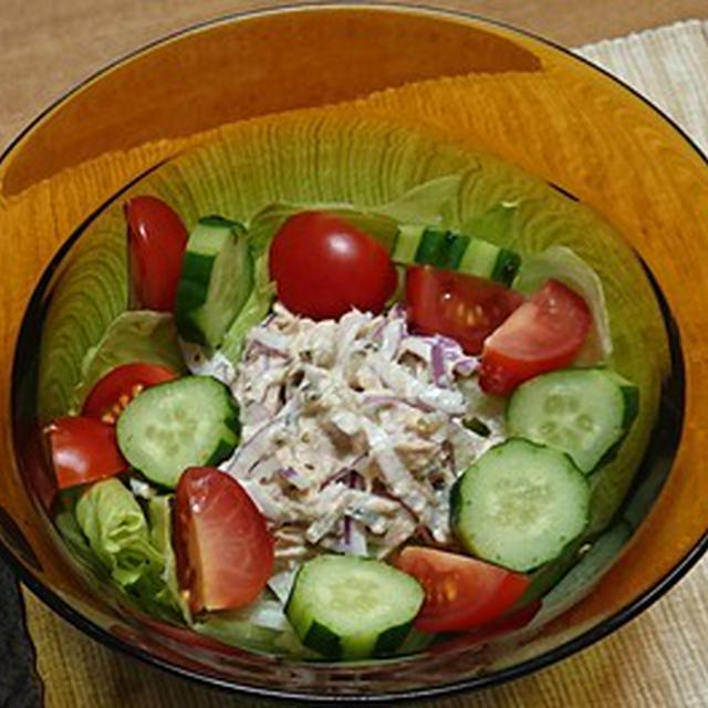 ツナマヨネーズと野菜のサラダ