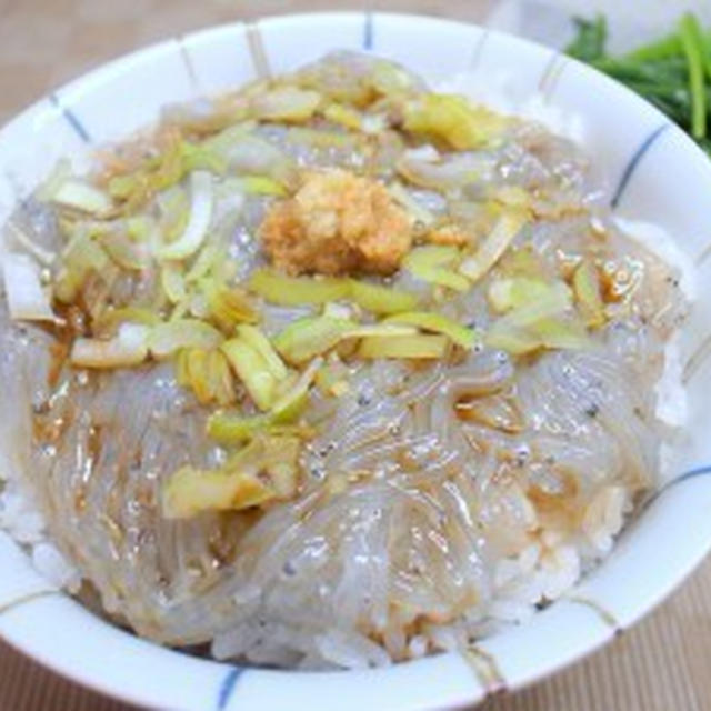 生シラス丼