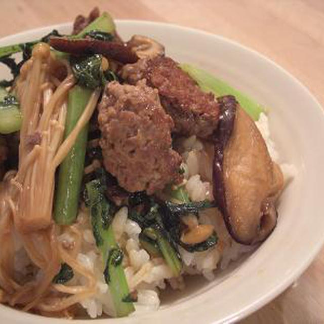 簡単肉だんごときのこ丼