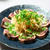 新しょうがたっぷり鰹の焼きたたき。生の鰹で作るから脂が乗ってしょうがの辛みともよく合う簡単おつまみ。
