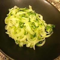 玉ねぎと豆苗のヨーグルトラペ