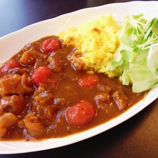 とろとろ牛筋とトマトのカレー