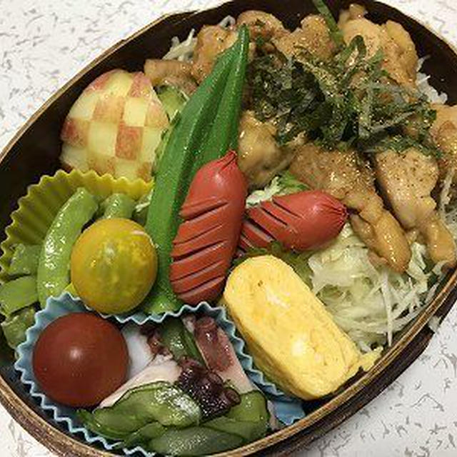 焼き鳥弁当。野菜たっぷり冷やし中華