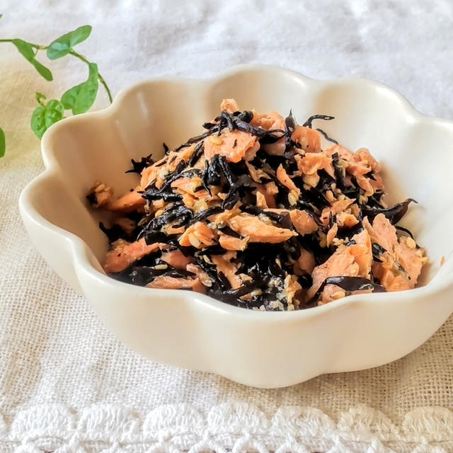 【毛穴・皮脂改善】『秋鮭とひじきの生姜そぼろ』北海道産の生秋鮭を使った美肌レシピ