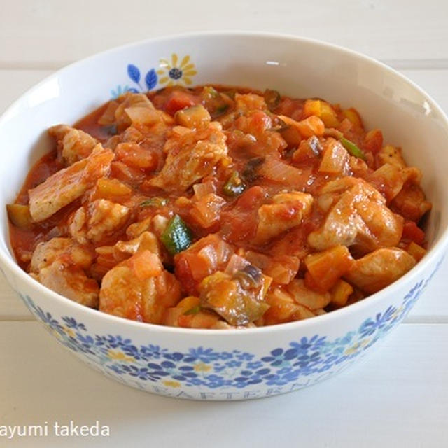 【作り置きレシピ】チキンと野菜のトマト煮込み