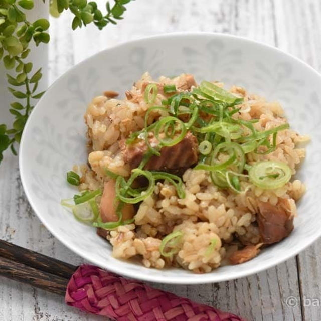 節約レシピ｜サバの味噌煮缶で簡単中華風炊き込みご飯