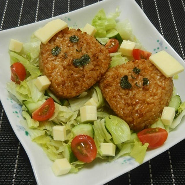 焼きおにぎりで冷製・サラダ茶漬け