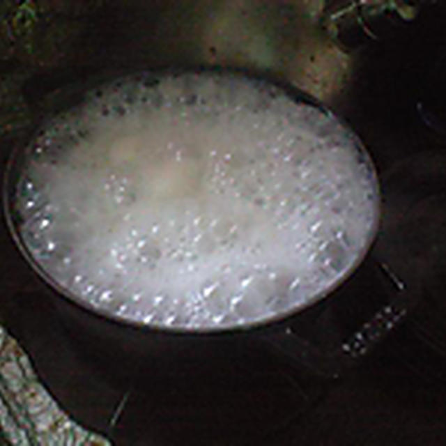 湯立てで白米（８０８）。。。石川県産加賀米コシヒカリ白米（こっちは新米）（あいざわ米店）と宮城県産特別栽培米「花きらり」玄米（昨年の）（あいざわ米店）