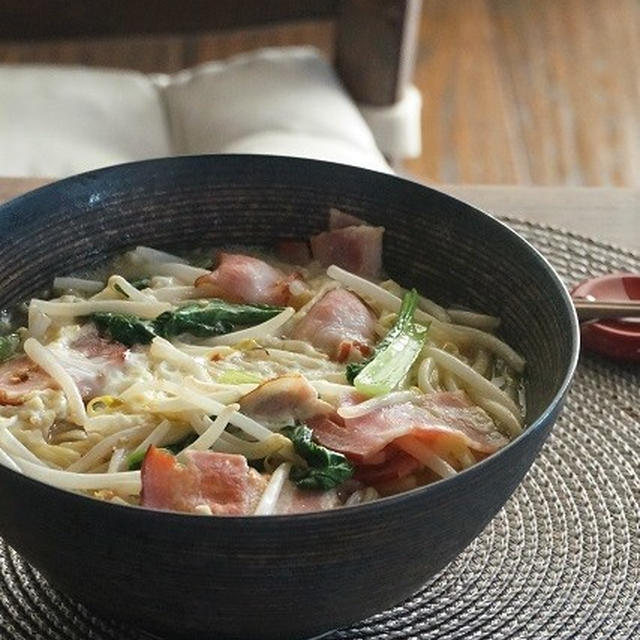 ベーコンともやしのかき玉インスタント塩ラーメン