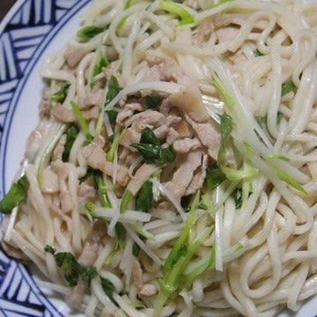 2月25日　　豚バラと セロリの エスニックうどん